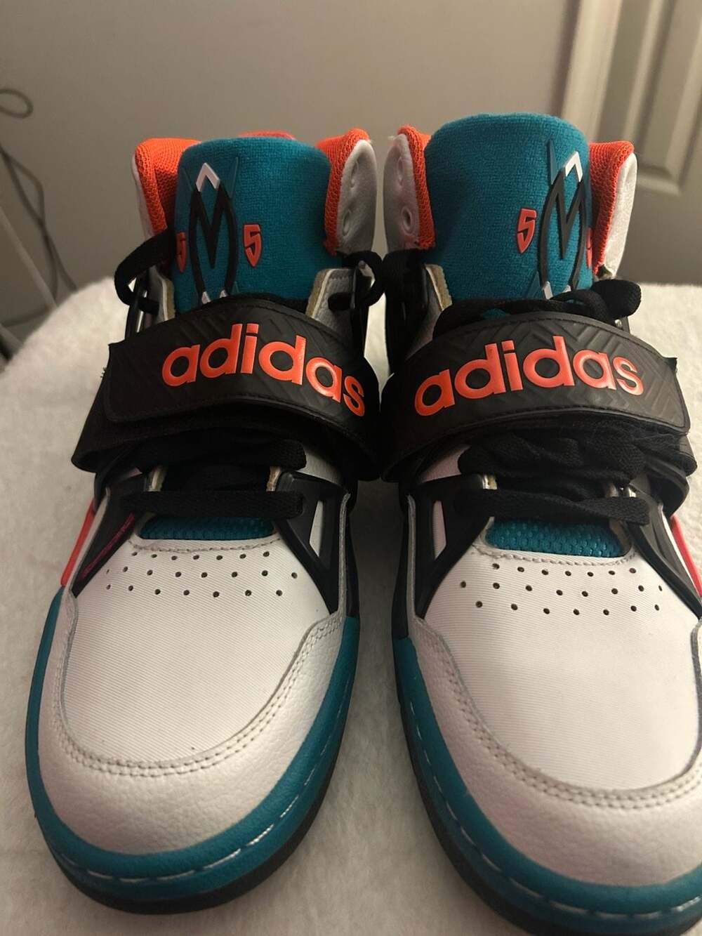 Adidas Mutombo 5 Basketball Shoes Size 9